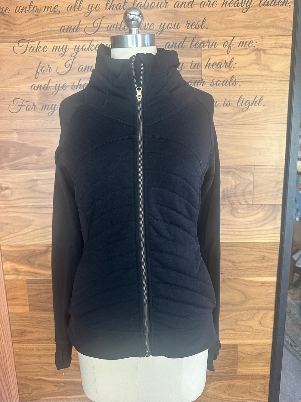 lululemon athletica Black Quilted Full-Zip Jacket Sz 4